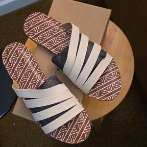 Lucky Brand Cream and Brown Sandals